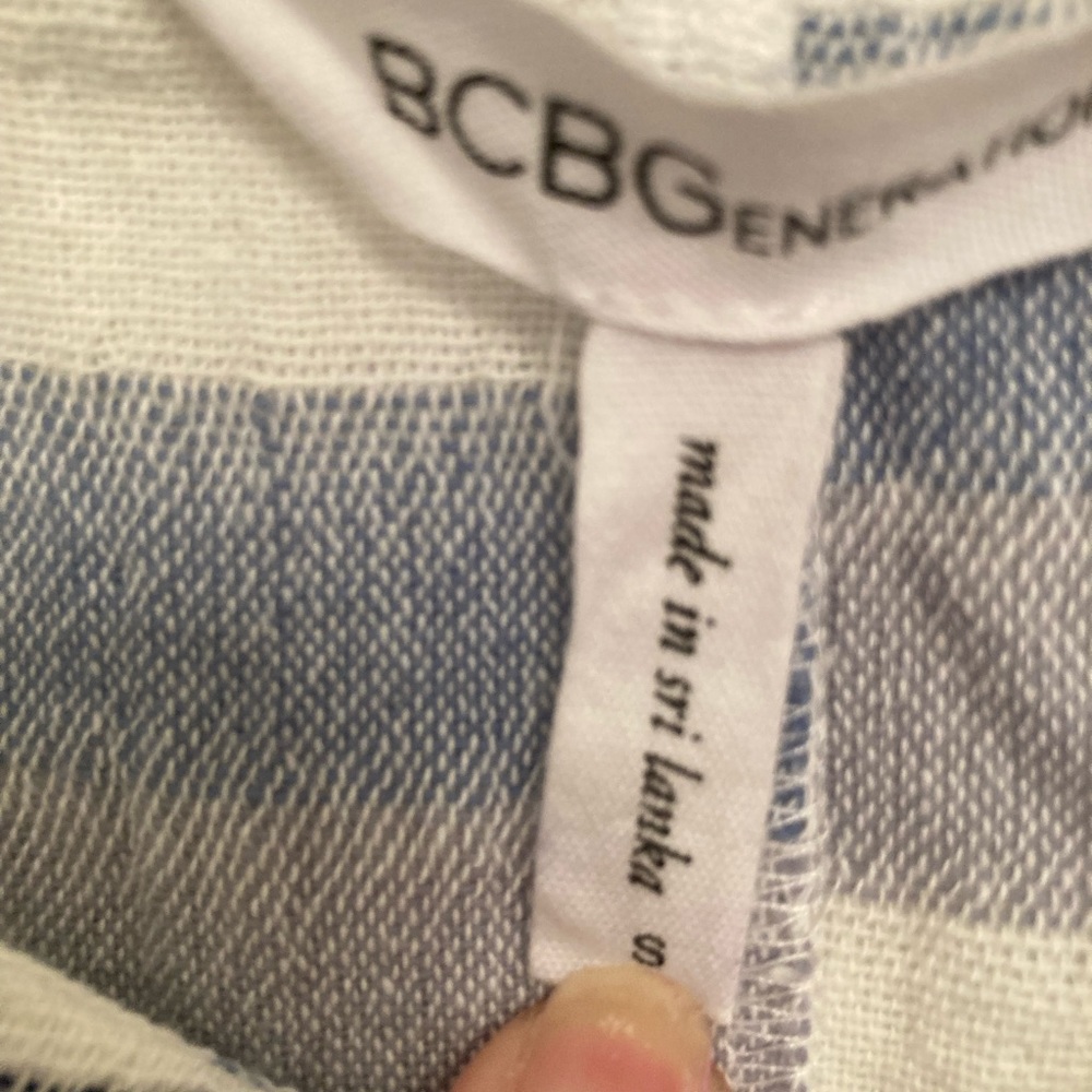 BCBGeneration top - Picture 2 of 4